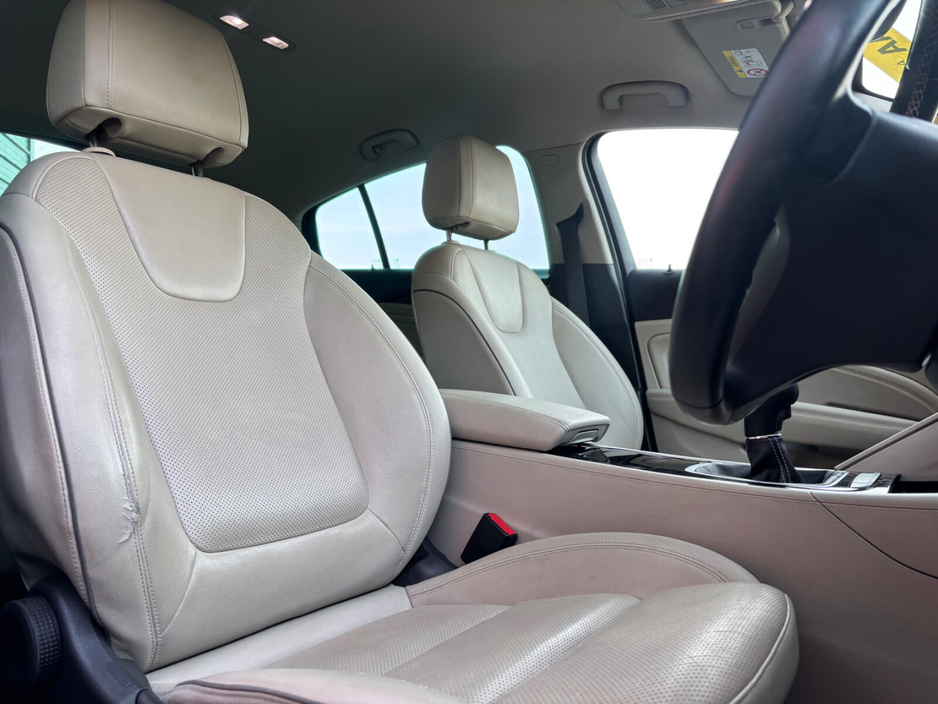 2017 Opel Insignia - image 6