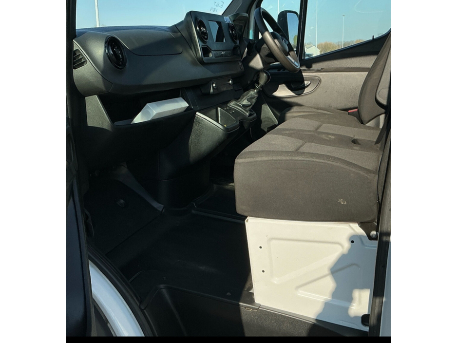 2023 Mercedes-Benz Sprinter - image 9