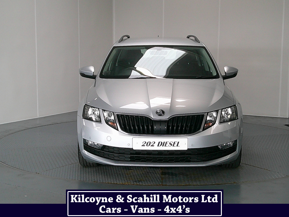 2020 Skoda Octavia - image 2