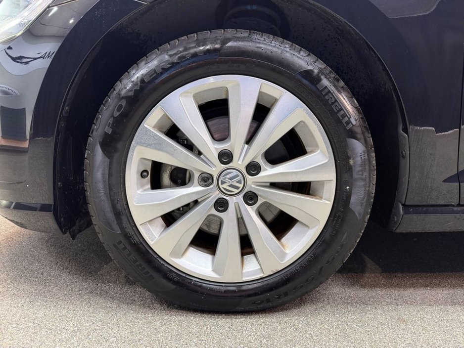 2017 Volkswagen Golf - image 12