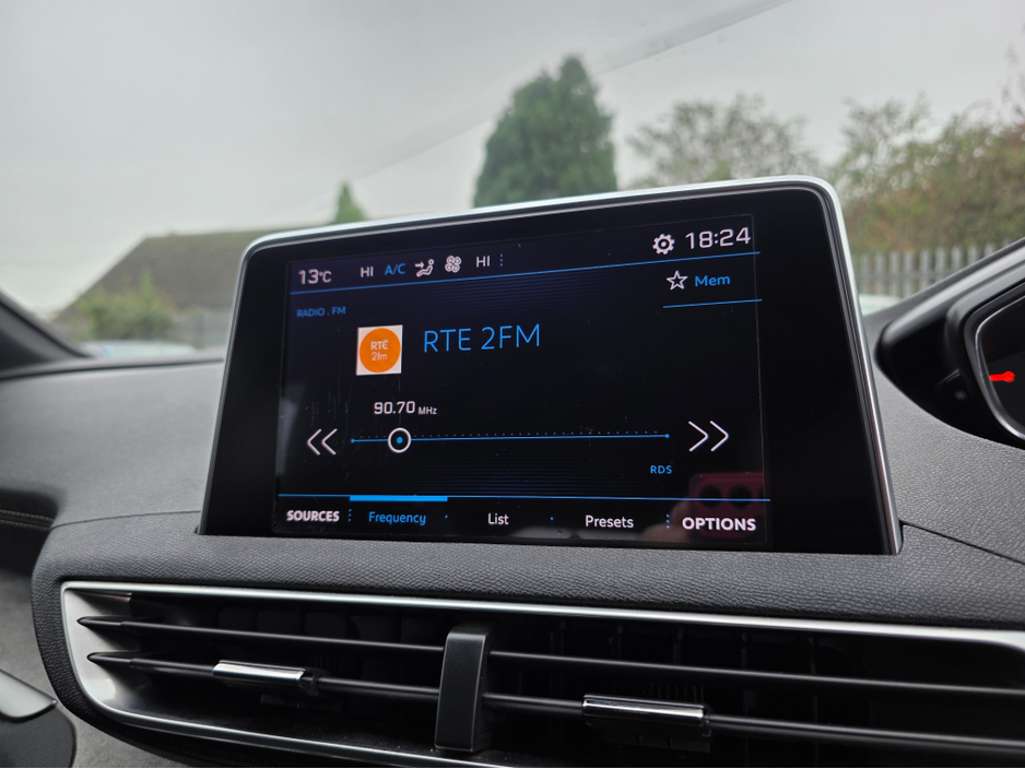 2018 Peugeot 5008 ( 182 REG ) GT LINE 7 SEATER  - DIGITAL DASH - CAMERA - ALLOYS -   CARPLAY ANDROID AUTO EU RADIO  PEARL WHITE €25,950