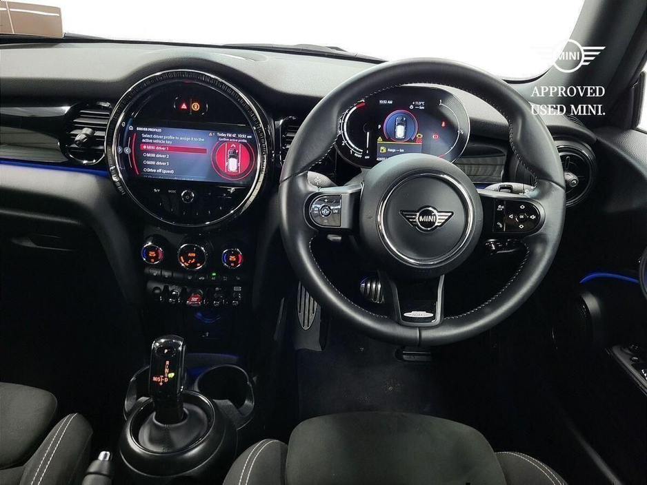 2024 MINI Hatch - image 5