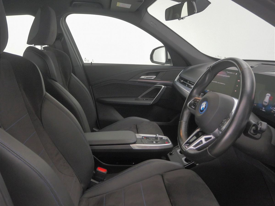 2023 BMW X1 - image 12