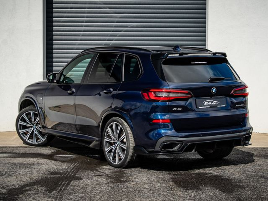 2020 BMW X5 - image 16