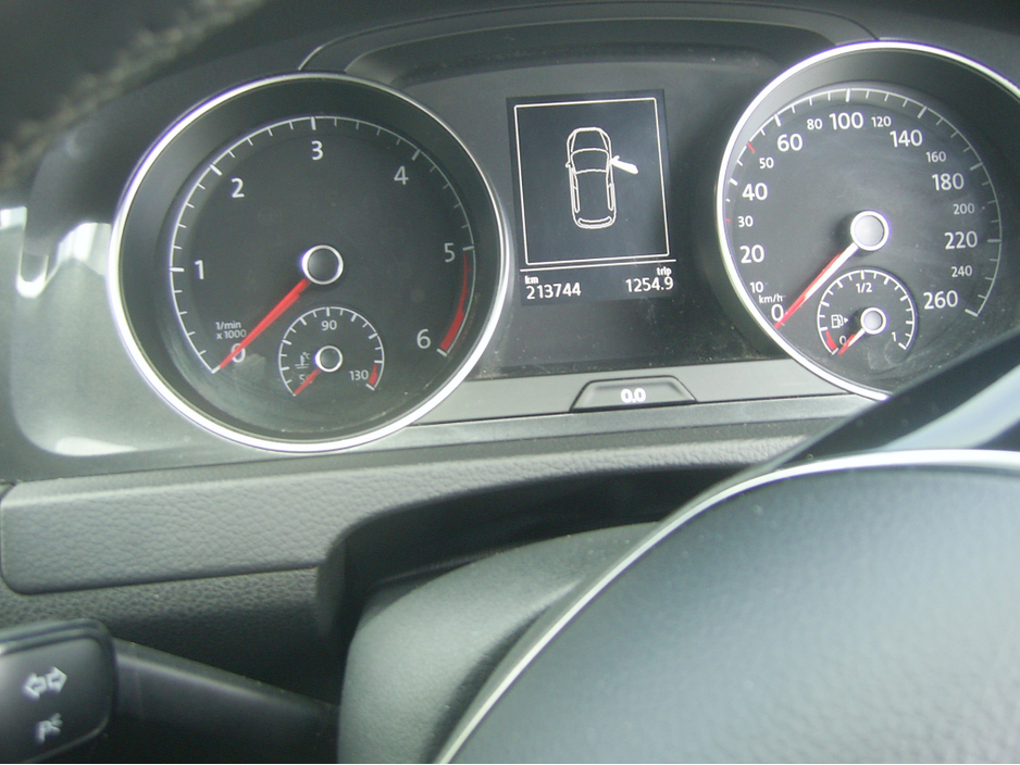 2018 Volkswagen Golf - image 5