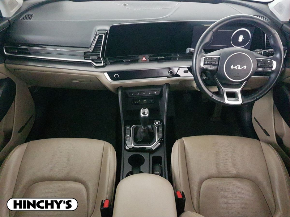 2022 Kia Sportage - image 2