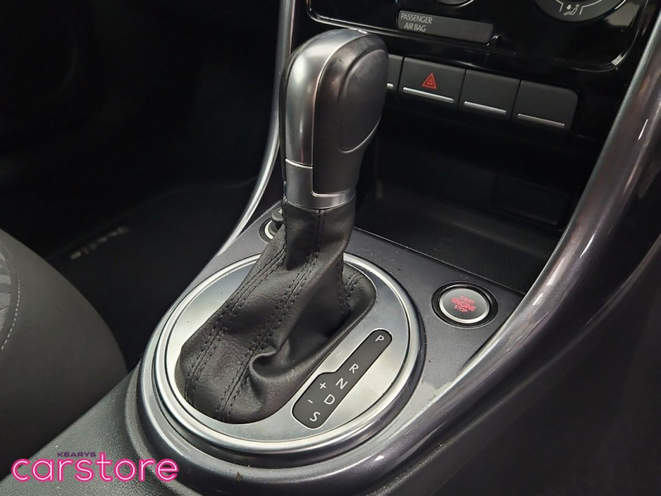 2017 Volkswagen Beetle - image 18