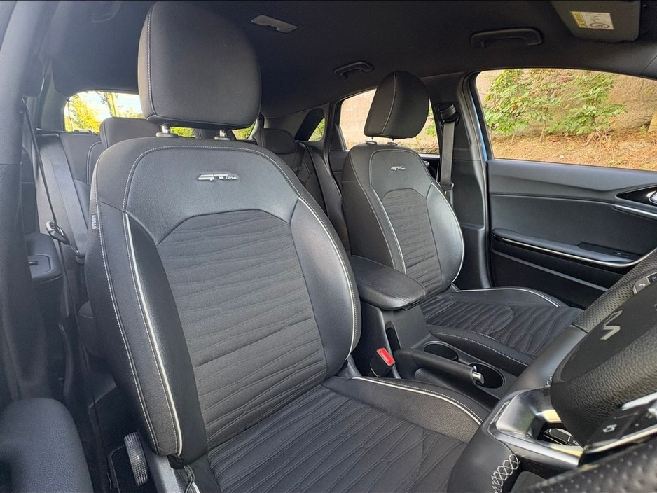 2022 Kia Ceed - image 10