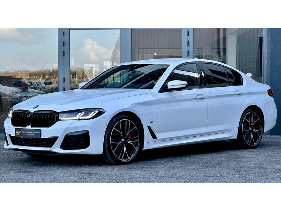 2023 BMW 5 Series - image 2