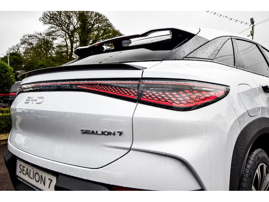 2026 BYD Sealion 7 - image 8