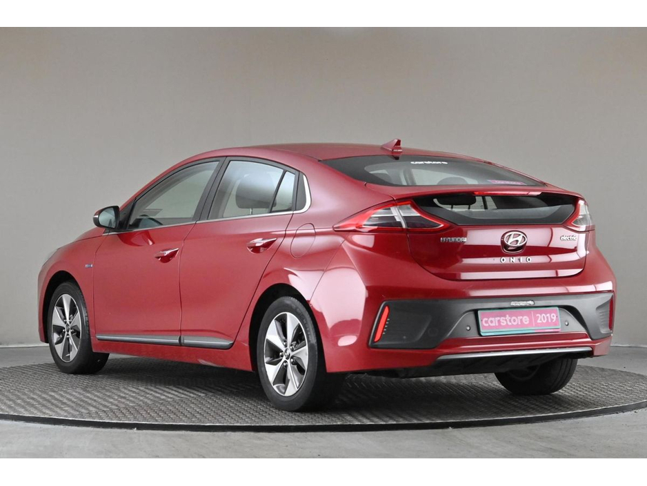 2019 Hyundai Ioniq - image 7