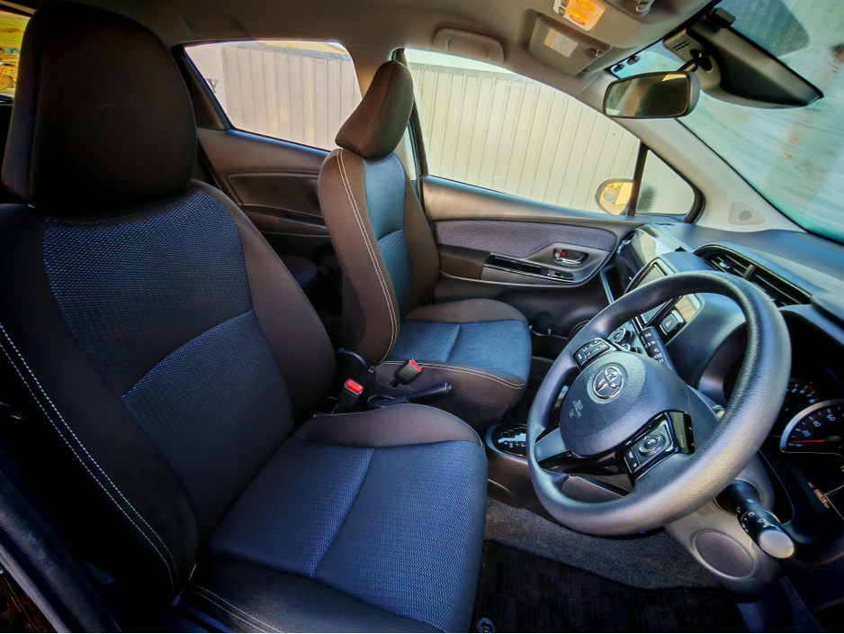 2018 Toyota Yaris - image 4