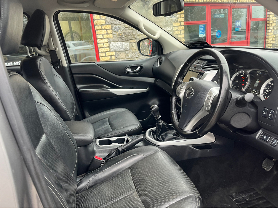 2020 Nissan Navara - image 14