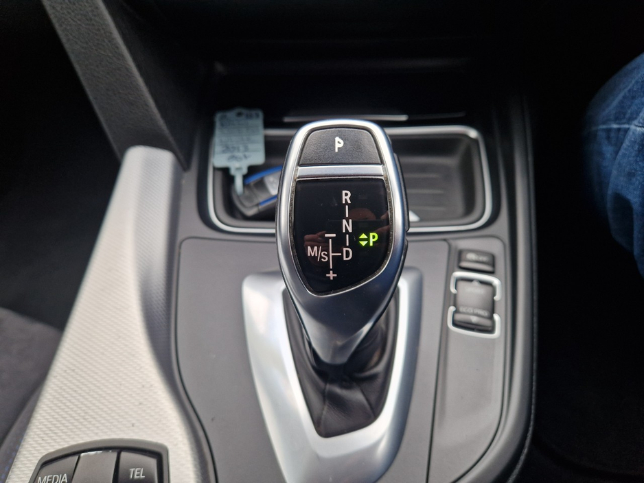 2013 BMW 3 Series - image 39