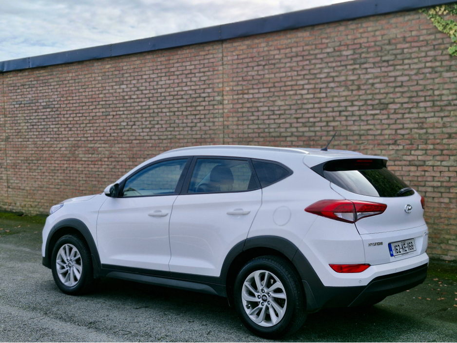 2016 Hyundai Tucson - image 2