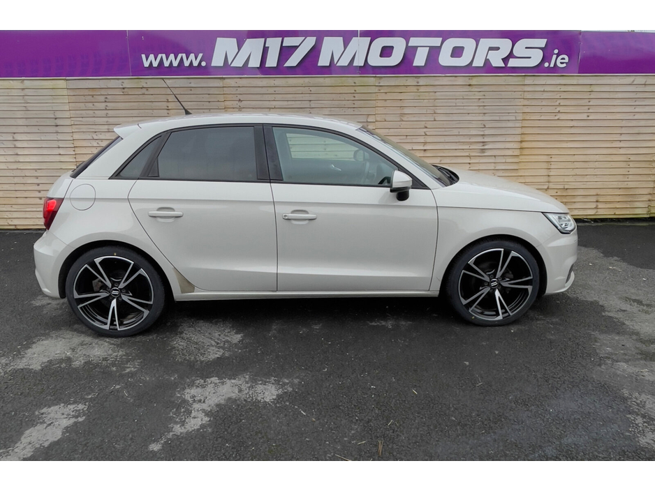 2016 Audi A1 - image 3