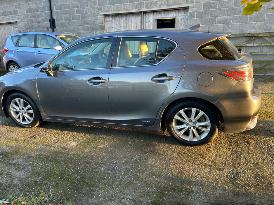 2015 Lexus CT 200 h AUTO///ONLY 60K IRISH CAR///BEAUTIFULL UN MARKED SAHARA LEATHER WITH HEATED SEATS///NCT 4/2027///TAX 3/2026///LOW TAX 180EUROS///STUNNING CAR €14,950