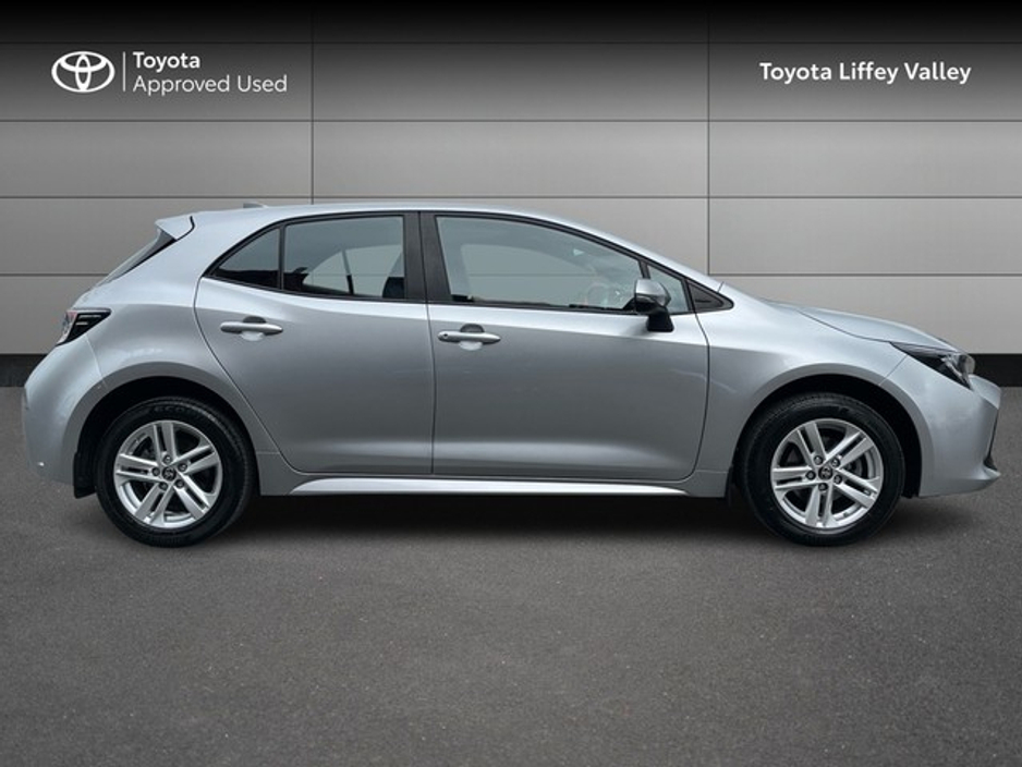 2022 Toyota Corolla - image 3