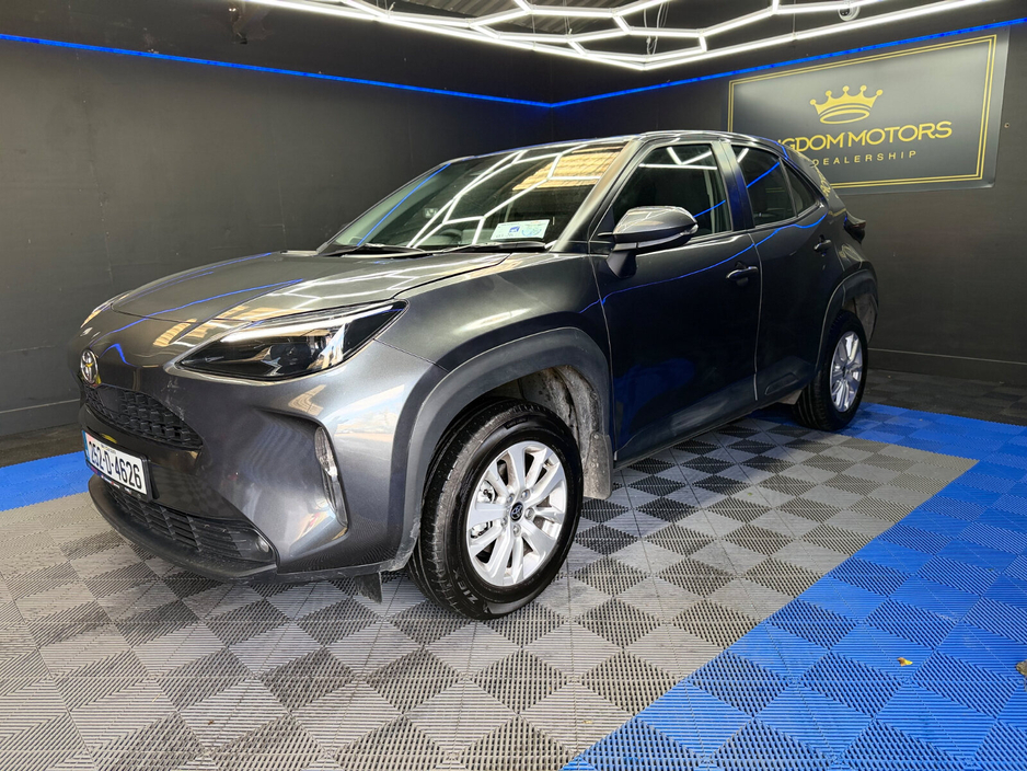 2025 Toyota Yaris Cross - image 8