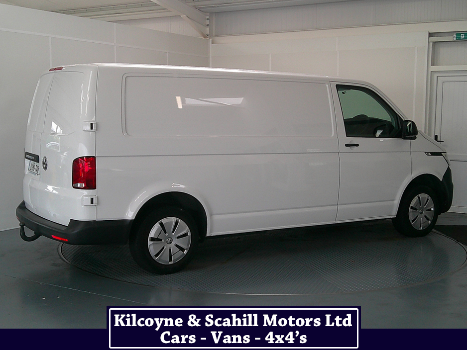 2022 Volkswagen Transporter - image 8