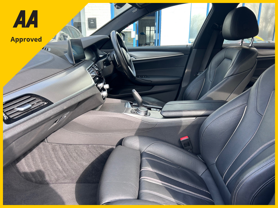 2019 BMW 5 Series - image 5