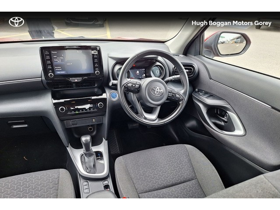 2023 Toyota Yaris Cross - image 9