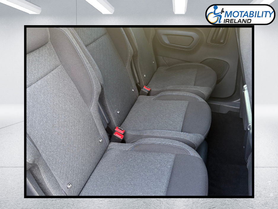 2024 Peugeot Rifter - image 6