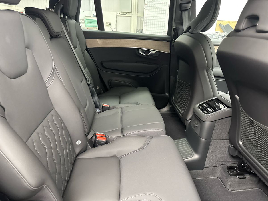 2026 Volvo XC90 - image 10