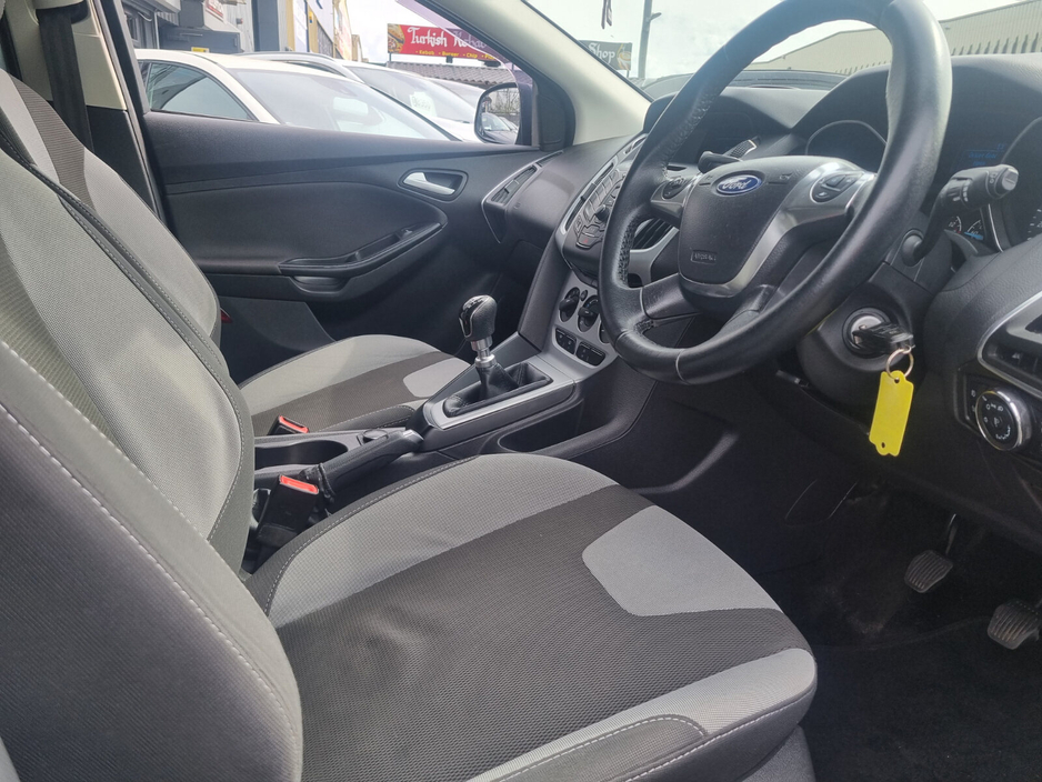 2013 Ford Focus - image 6