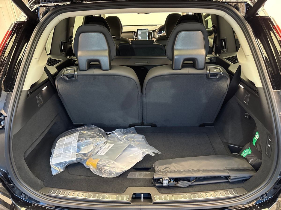 2026 Volvo XC90 - image 9