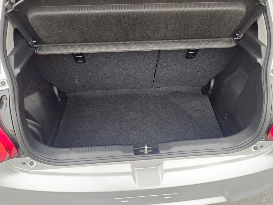 2017 Suzuki Swift - image 16