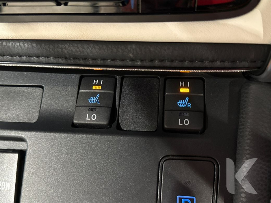 2016 Toyota Auris - image 21