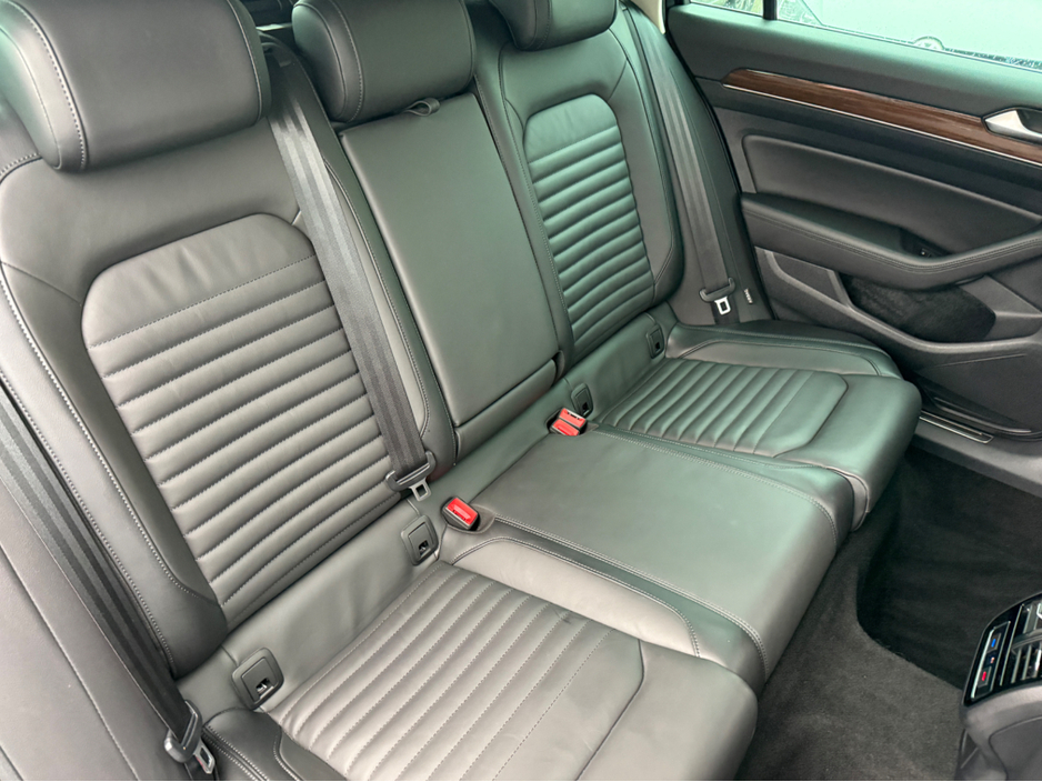 2020 Volkswagen Passat - image 11