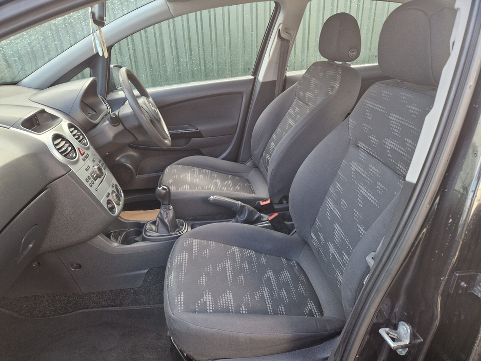 2014 Opel Corsa - image 14