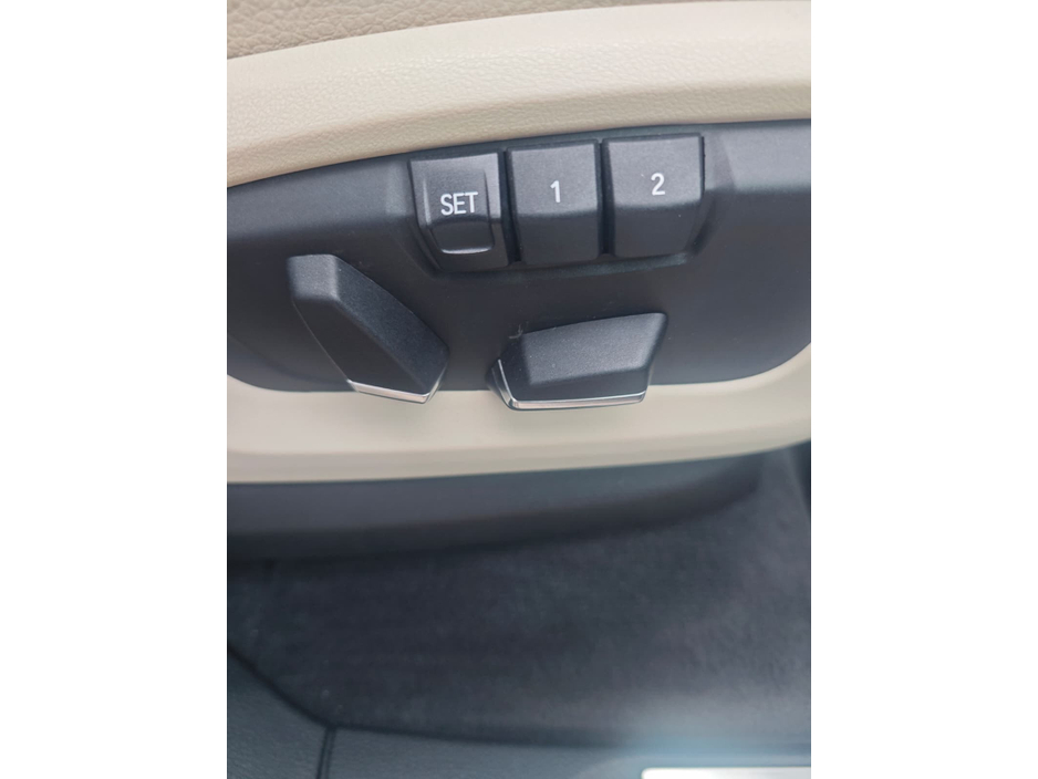 2017 BMW X5 - image 18