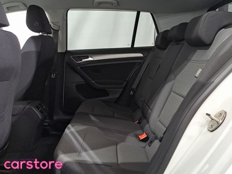 2016 Volkswagen Golf - image 10