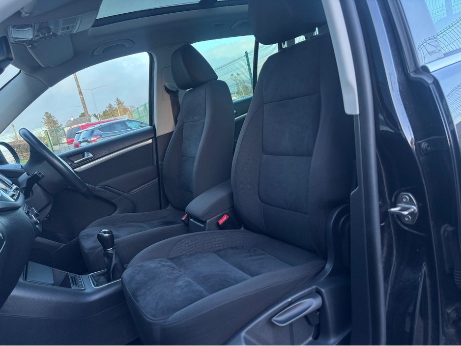 2015 Volkswagen Tiguan - image 14