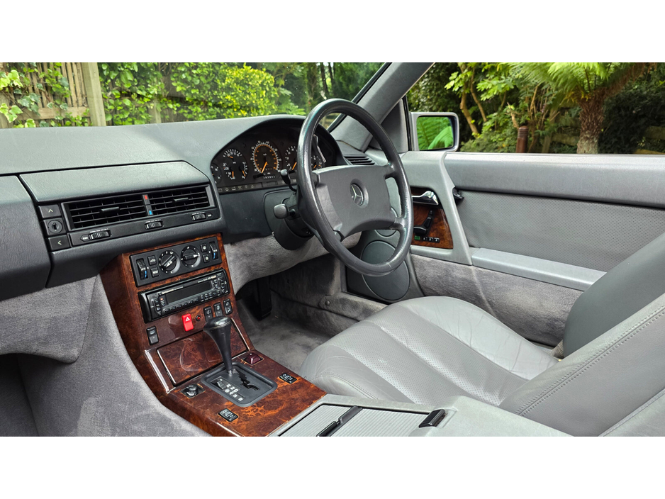 1991 Mercedes-Benz 300 - image 15