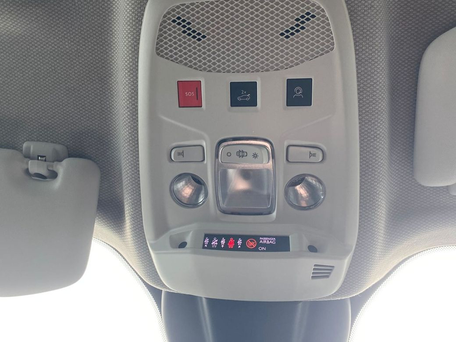 2025 Jeep Avenger - image 24