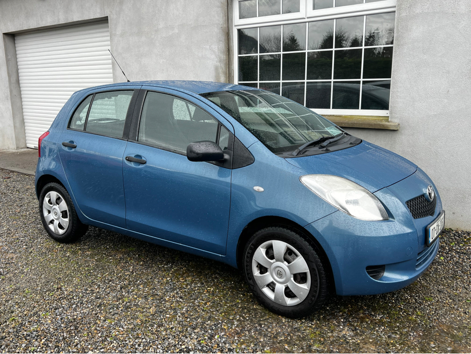 2007 Toyota Yaris - image 9
