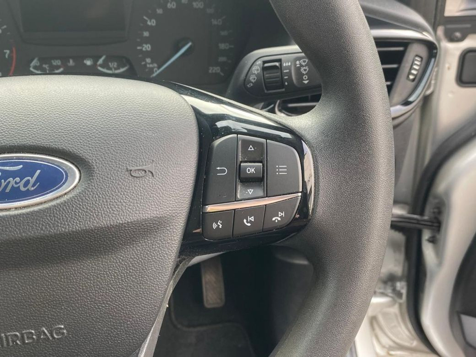 2021 Ford Fiesta - image 20