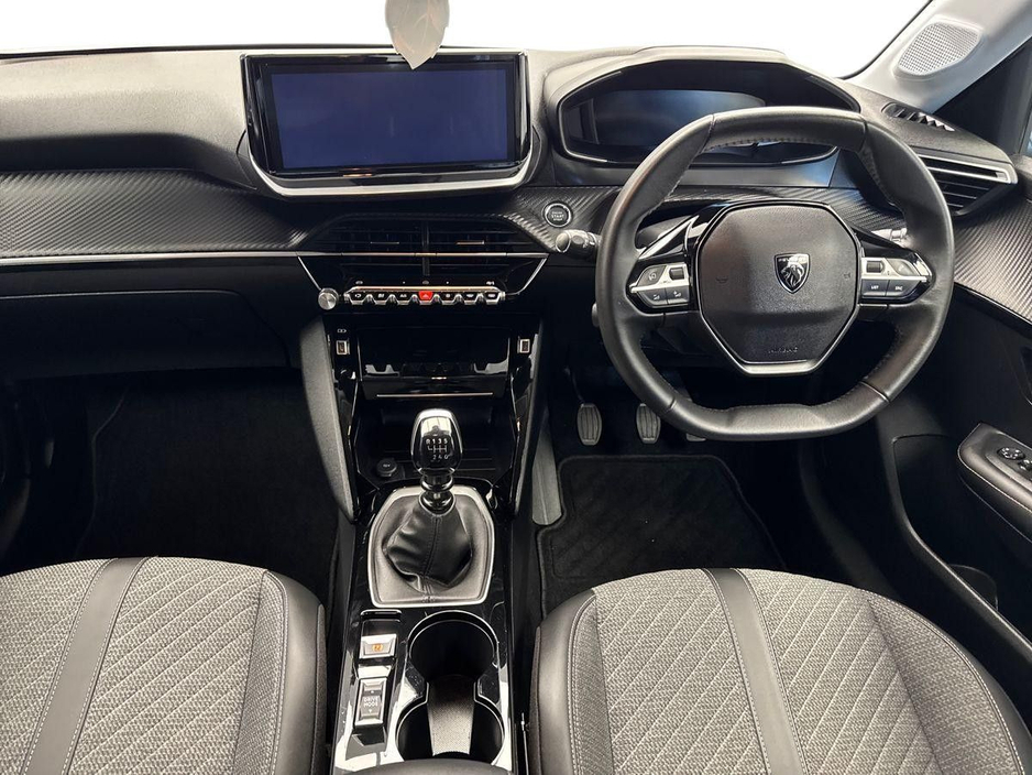 2024 Peugeot 208 - image 9