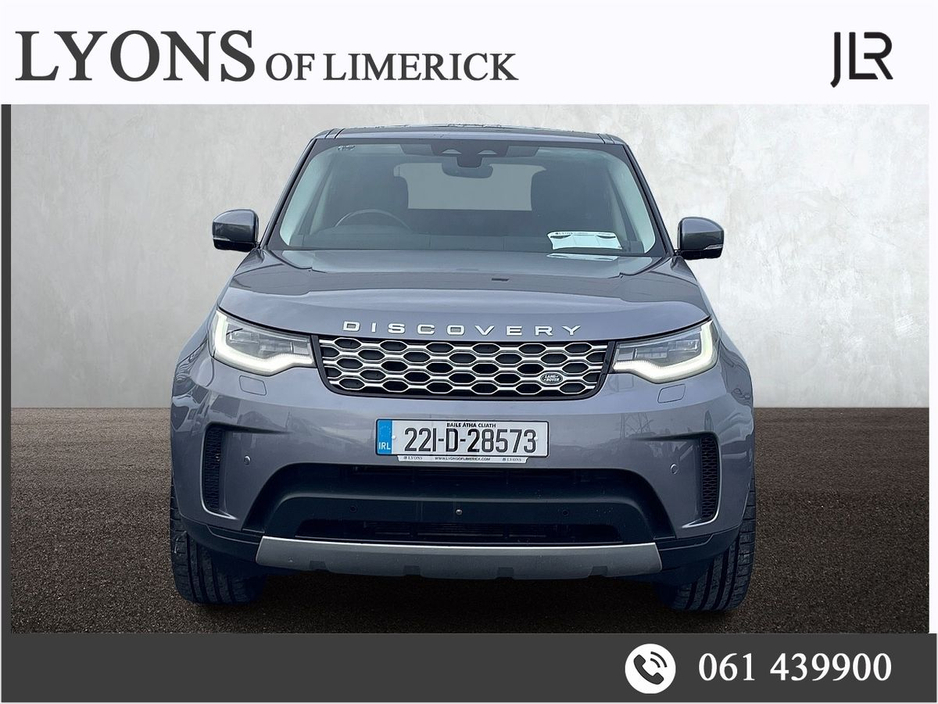 2022 Land Rover Discovery - image 8