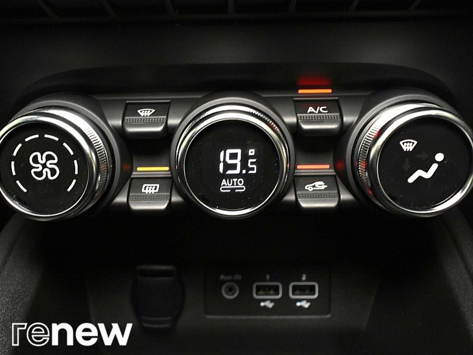 2021 Renault Clio - image 24