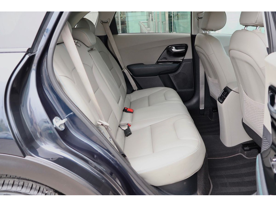 2020 Kia Niro - image 14