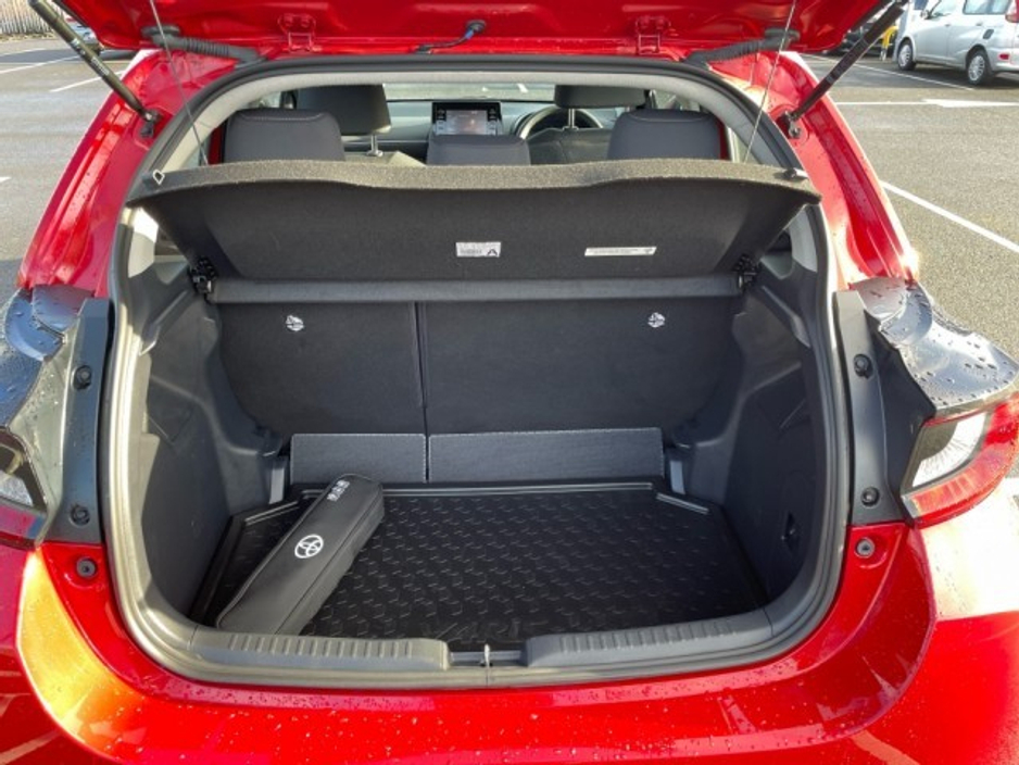 2023 Toyota Yaris - Petrol - New Generation - Luna Edition - 1.0 - 5dr - Manual - Only 23,236kms - EUR 200 Tax // Front Electric Windows // Rear Electric Windows // USB Connection // Apple Carplay // Android Auto €22,795