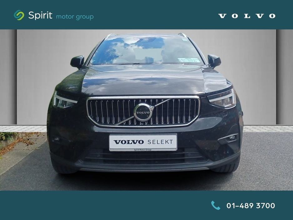 2022 Volvo XC40 - image 8