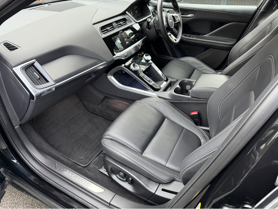 2024 Jaguar I-Pace R-DYNAMIC EV400 BLACK EDITION//IMMACULATE THROUGHOUT//PANORAMIC ROOF//SIMI AND AA DEALER €41,950