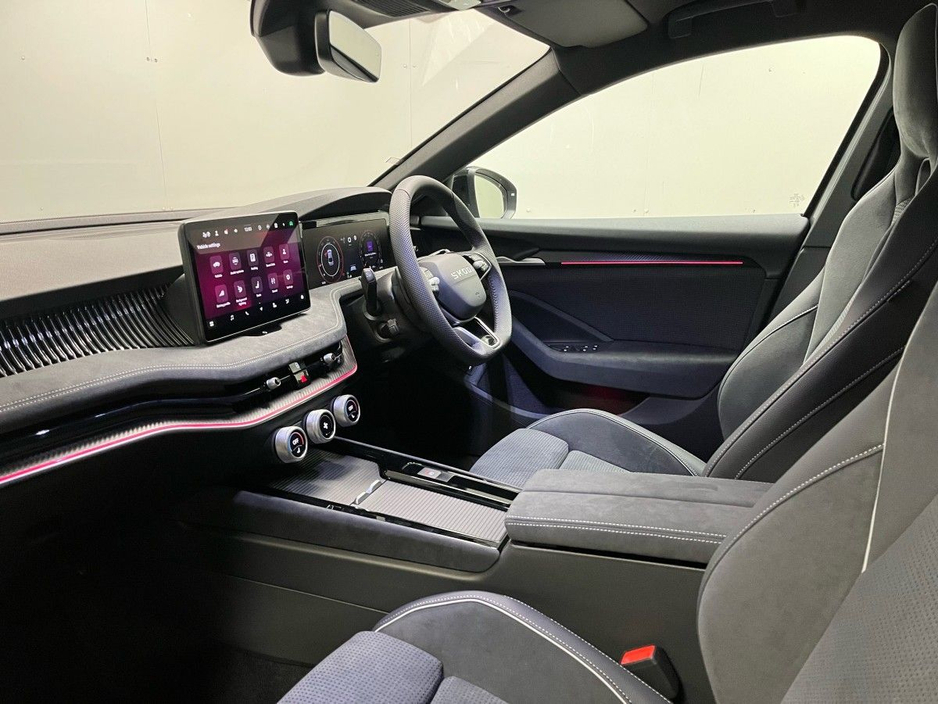 2025 Skoda Superb Sportline DSG 2.0TDI 150BHP - Reversing Camera - Climate Control - Heated Seats - Cruise Control - Keyless Start - Apple CarPlay/Android Auto €53,950