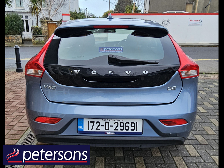 2017 Volvo V40 2.0 D2 MOMENTUM NAV + 120BHP 5DR €12,950